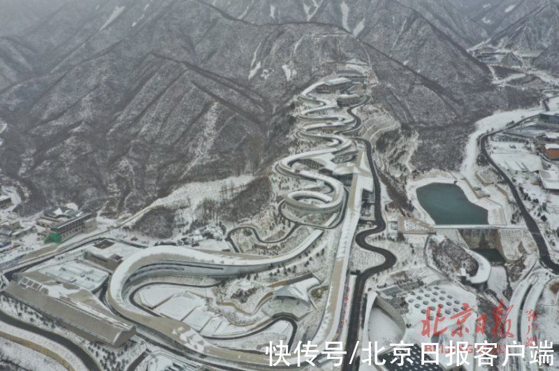 运动员|“雪游龙”中运动员尽情滑行，雪中延庆赛区动感十足