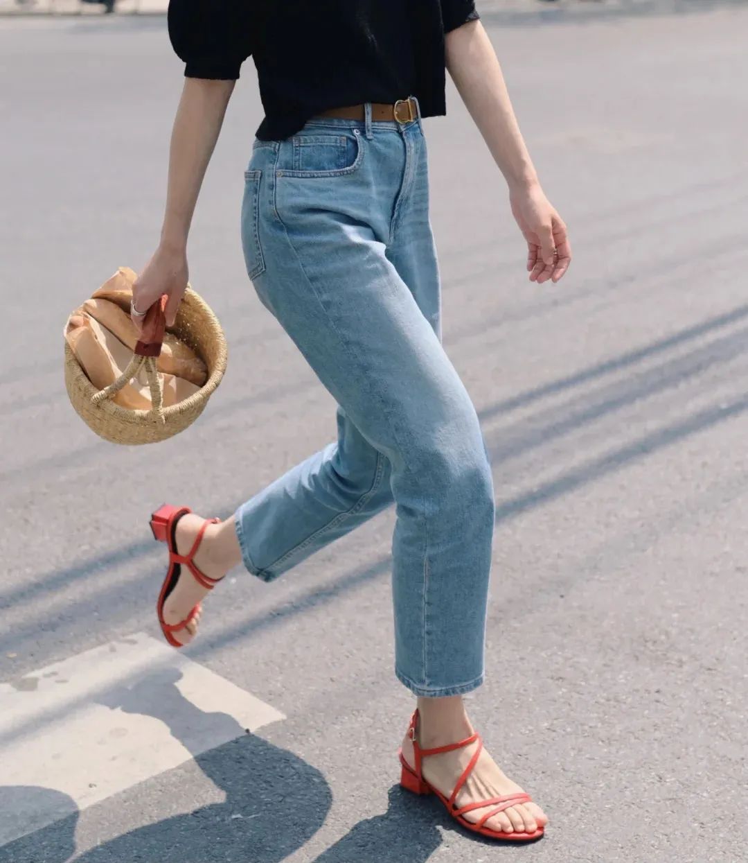 细带|别再买小白鞋了！今夏买这三双凉鞋，百搭又好看