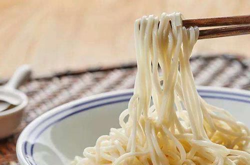 米饭|想减肥却还在吃饭难怪很难“瘦”，此食多吃或许能瘦身