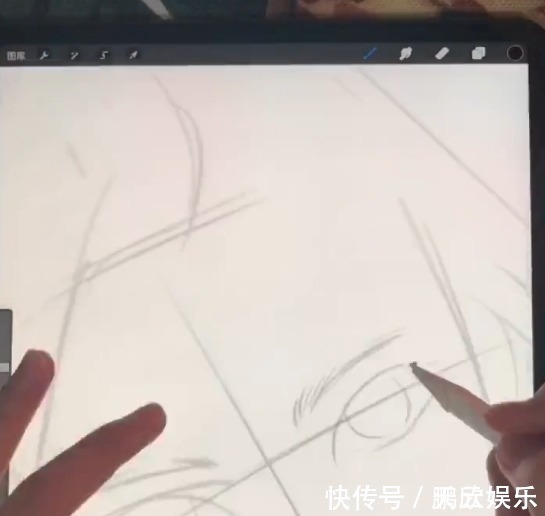 电容笔$美术生板绘花木兰,被质疑能力不够,看到成品:灵魂画师