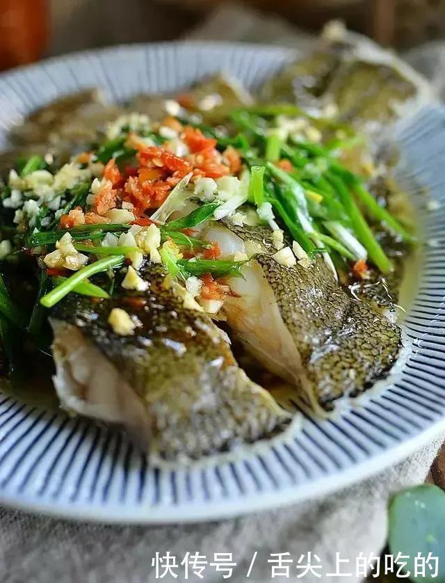 鲜美|清蒸鱼时,切记不要放盐和酱油,肉质鲜美,不腥不老,上桌抢着吃