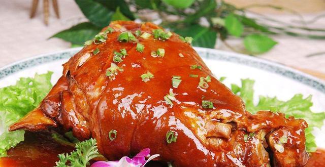 鲜香不腻的红烧肘子,家庭聚会必备硬菜