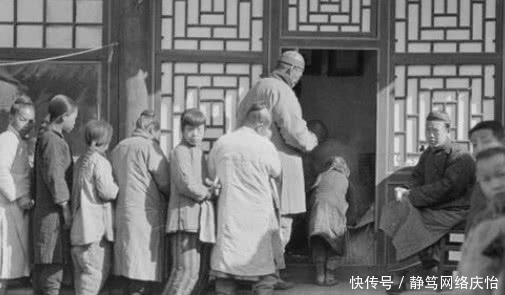 气质|真实老照片:晚清武官瘦骨嶙峋,第二张慈禧贴身丫鬟气质极佳