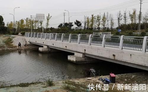 冬钓别急着下竿，找准位置再打窝，这些地方有鱼群，遇上别放过！