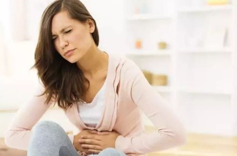 皮肤|雌激素不足,女人会出现3个丑态,每天早餐吃它,女人味更足了