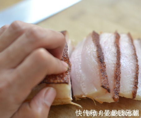 好吃|梅菜扣肉好吃有诀窍,方法教给你,肥而不腻,比饭店做得还好吃!