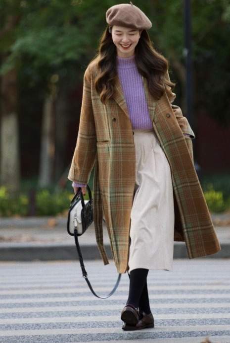 针织衫 优雅与身材无关,气质女人更适合“大衣+针织衫”,冬季穿刚刚好