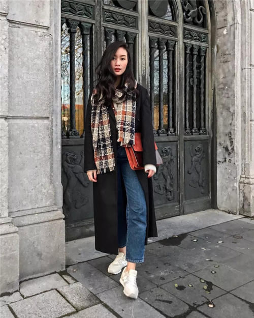 围巾你还只知道“土鳖”的围法？过年这样来系，太时髦有气质了吧