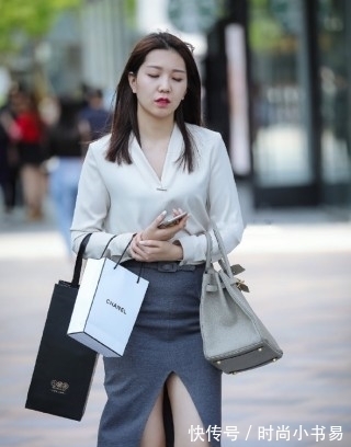 衬衣 浅白色v领衬衣搭配灰色工装裙,独特设计,尽显成熟气息