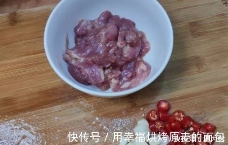 小米辣|一菜有点贵，但也别舍不得吃，补钙比牛奶还强，孩子多吃猛长个子