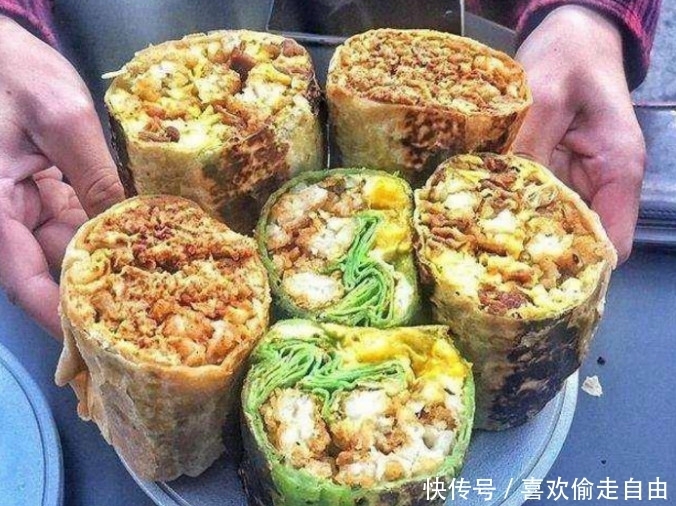 煎饼果子|美国卖的煎饼果子，一个20多美元，网友：我国煎饼果子黯然失色