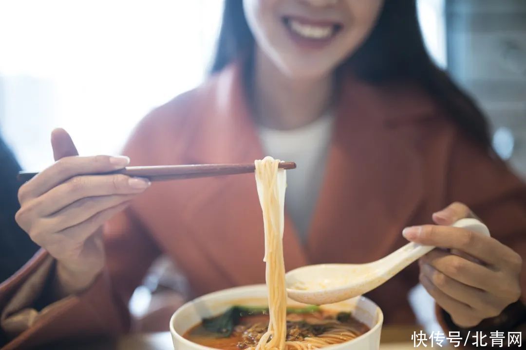 荞麦凉面|夏季宜吃面，这碗最适合，带走暑湿，不长胖，保健康~可别吃错了