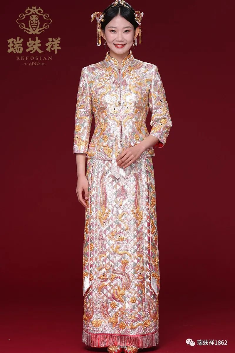 高级定制中式婚服,让您成为全场最美的新娘!