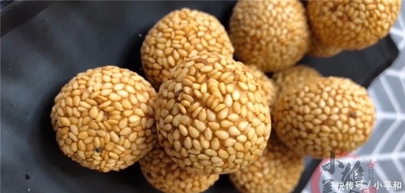 1勺面粉,2根香蕉教你独特做法,不蒸也不烙营养解馋,拿肉都不换