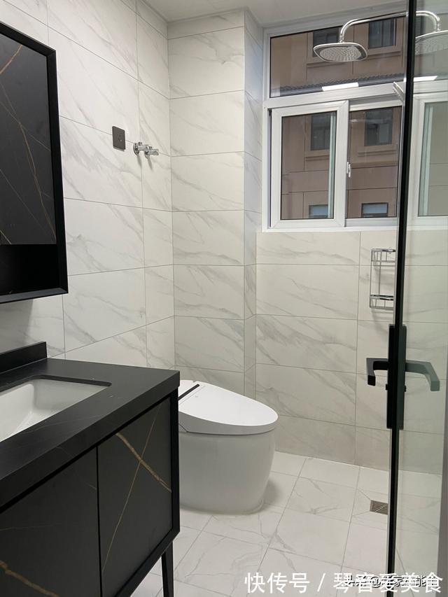 踢脚线|第一次装修新房,没请设计师,打扫干净效果还不错,简单又便宜