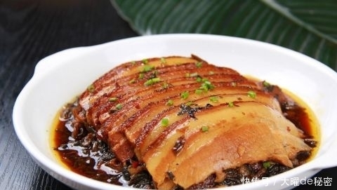 梅菜扣肉一道很不错的下饭菜 做法也不难