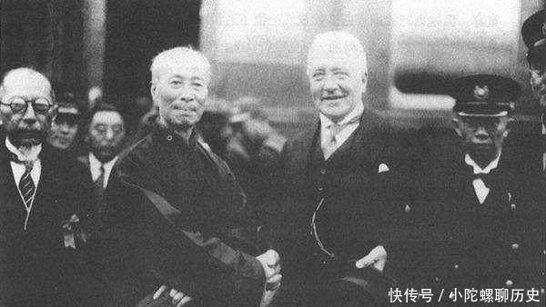 郑家#书法名家提笔千金,每日只提一字,作品保留至今,名声遗臭万年