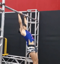 校运会|99年女生宿舍惊现8块腹肌！！3亿网友都在＂馋＂她的身子....