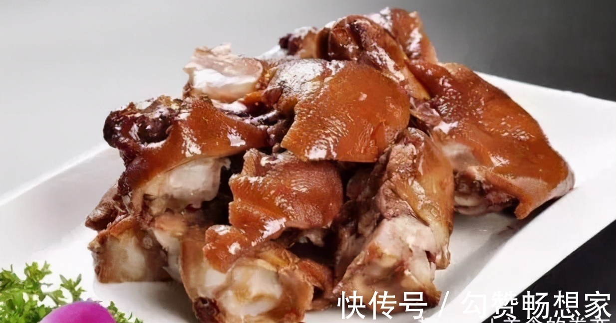 香菇|女性到了中年多吃三种美食，能提神醒脑，润肤美容，明目护眼