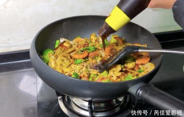 麻辣|秘制麻辣香锅,在家都可以做,想吃多过瘾就多过瘾,不用出去买了