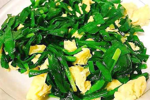 美容養顏|常吃韭菜好處多，補腎壯腰，美容養顏防癌癥，但3類人吃了反傷身