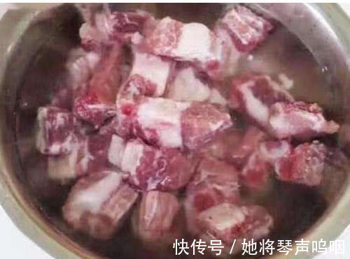 白醋|炖排骨一煮就老？多数人此步易做错，难怪排骨不入味儿也不鲜！