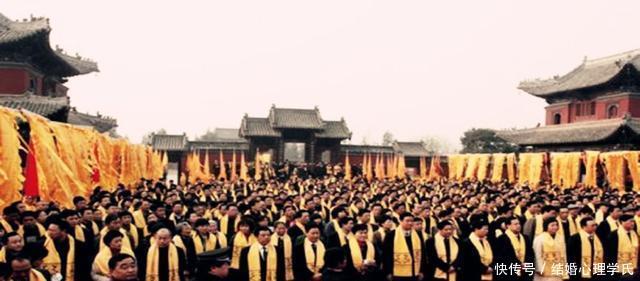 意外|此女到野外玩耍,踩中一物意外怀孕,产下一子,影响中国数千年