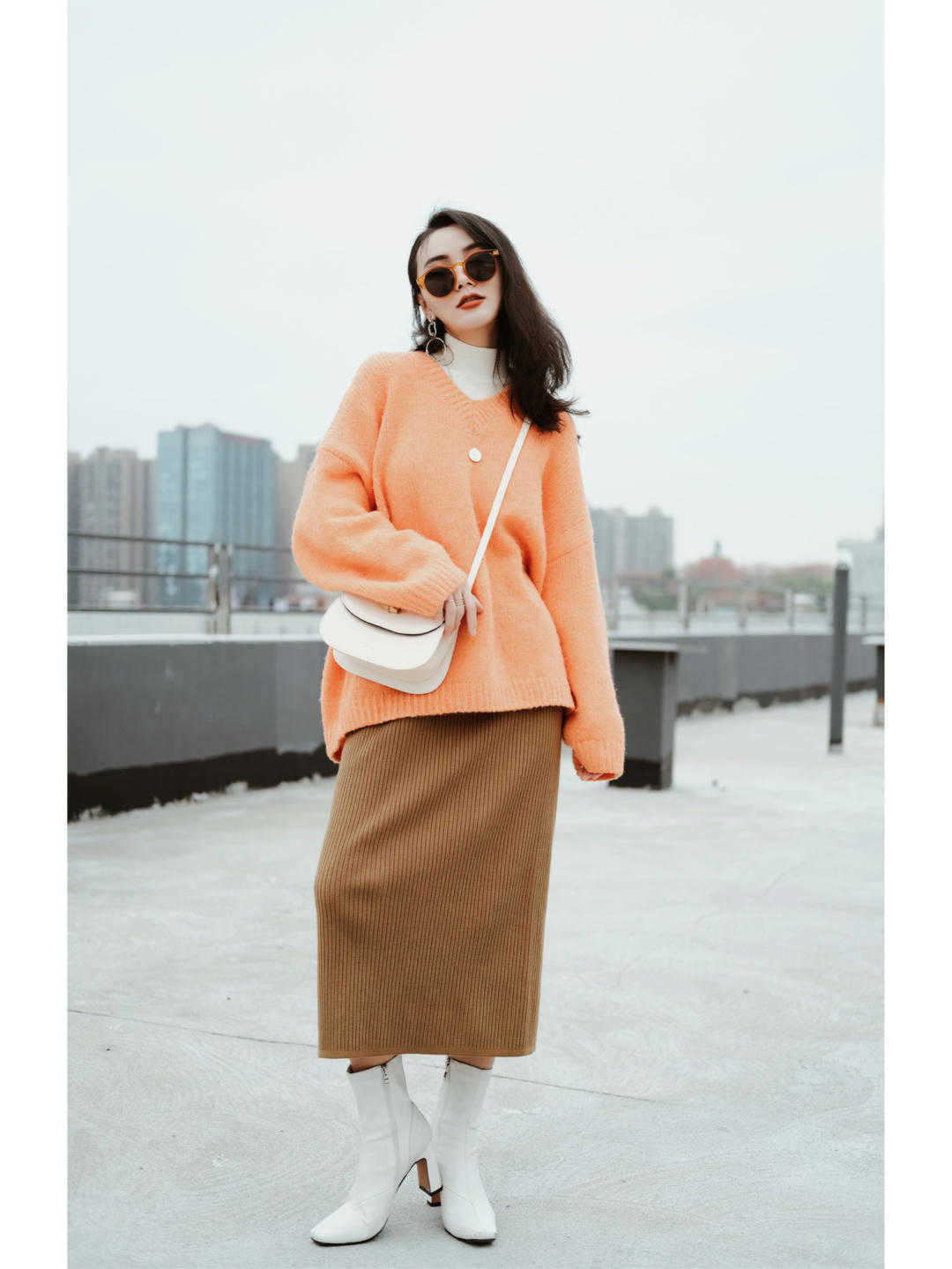 cp|寒冬一定穿半裙+靴子,不仅优雅时尚,有气质,让你遇见美好