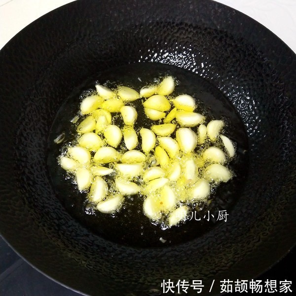 大蒜放久了怕长芽教你一招,即使放半年,都像刚买的,快收藏!