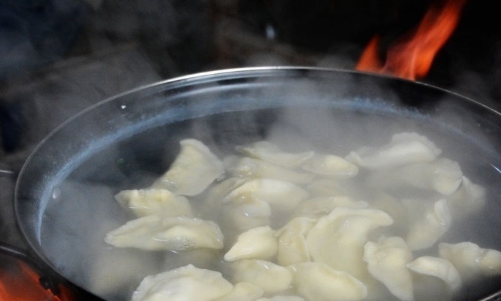 饺子包好后不要直接放在冰箱,容易坏还粘皮,学会这一招就可以了