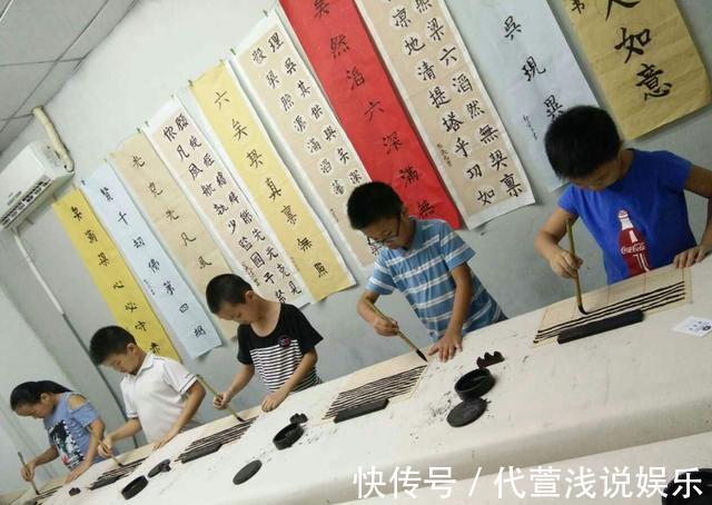 机器人|儿子被罚写“罗”字,妈妈拍照上传后意外火了,网友:赋予了灵魂