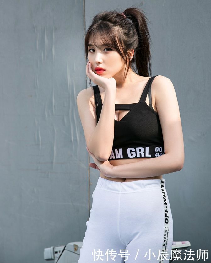 小姐姐|独特魅力的小姐姐,优雅而妩媚,尽显凹凸身姿