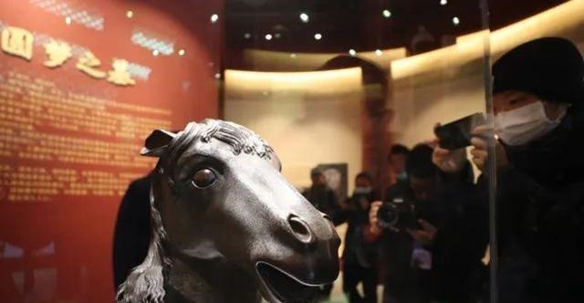 兽首|阔别160载,“马首”今天回到圆明园!十二兽首今何在