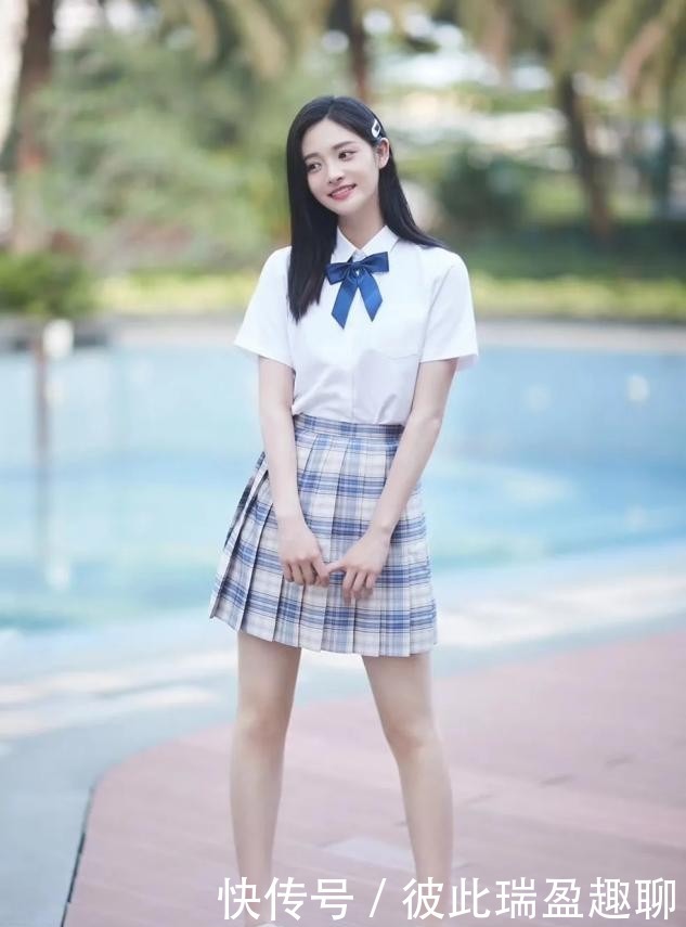 发型|女人过了50岁尽量少烫“大妈卷”,试试这5种发型,时髦显气质