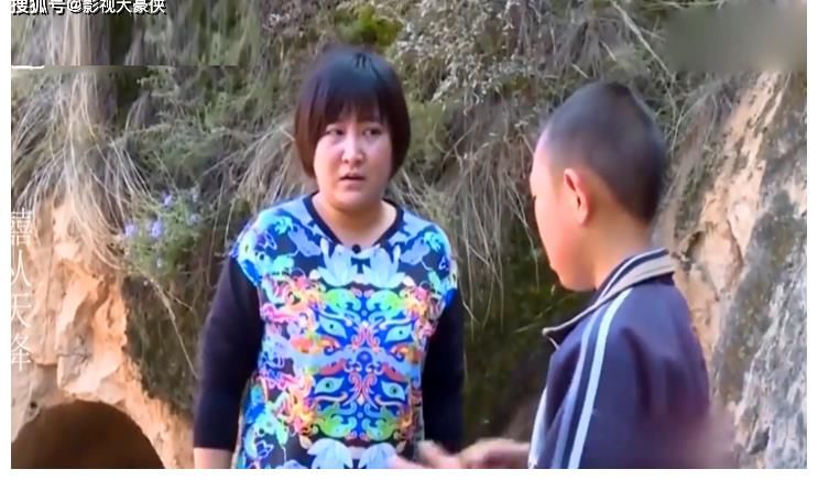 女明星第一次体验农村厕所,杨紫韩雪吓的尖叫,贾玲就地解决