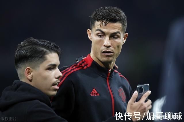 踢法|C罗5场6球,粉丝高喊CR7=球王,梅西球迷应多份理解+尊重