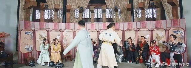 搞笑 《奔跑吧》玩游戏不懂规则让人愁,李晨刻意搞笑,彻底变身综艺人