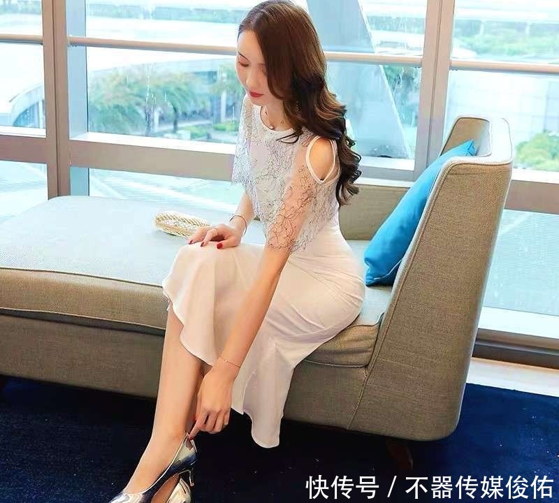 鱼尾|小姐姐爱穿包臀鱼尾裙,勾勒曼妙身形,散发都市女神魅力