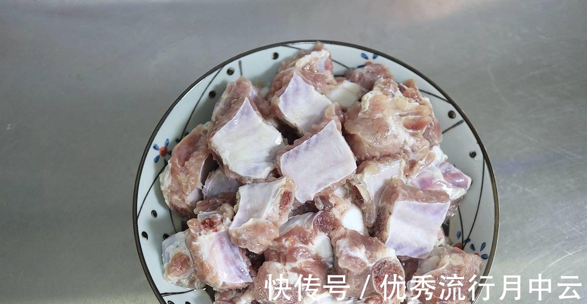 立冬了,巧用料汁做酱香排骨,满口都是肉真解馋!