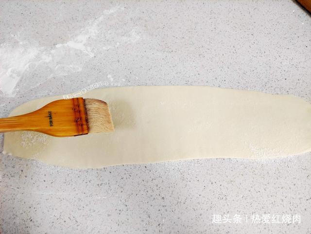 猪油|发面时光加酵母是不够的,多加一勺料,做好的花卷更松软更洁白!