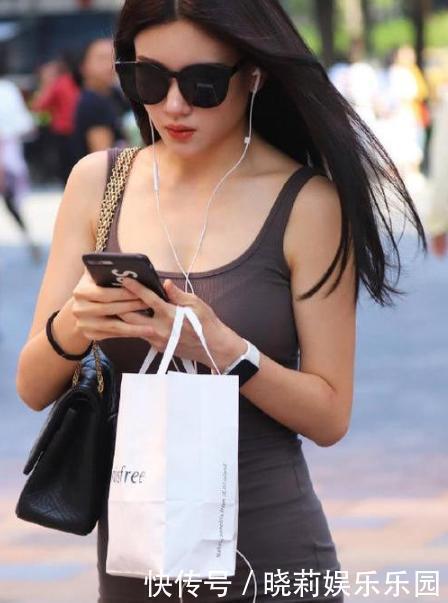 包包|微胖女孩该如何穿？夏日必备一条“萝卜裙”，让你穿出高级感