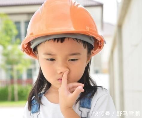 鼻炎|爱“挖鼻孔”的孩子,长大几乎逃不出这2种结局,父母要趁早知道