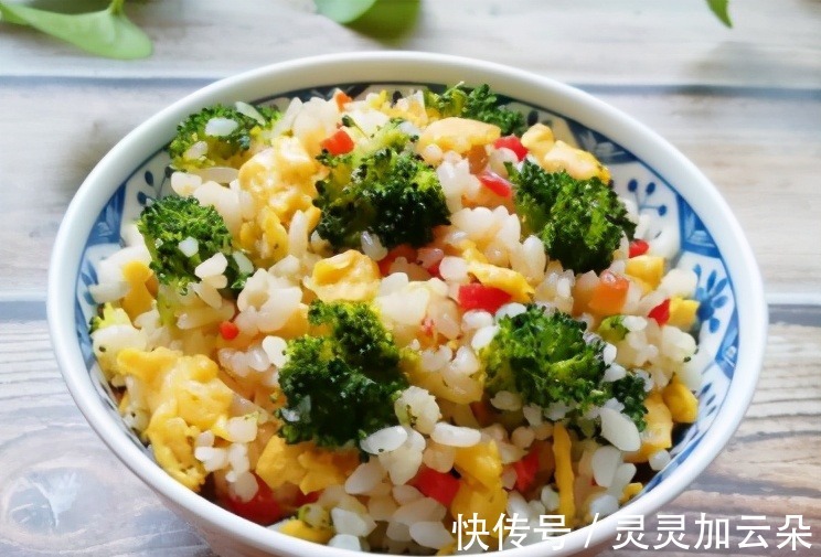 青豆|6种炒饭，全吃过的很少，看看你喜欢哪种有你家乡的味道吗！