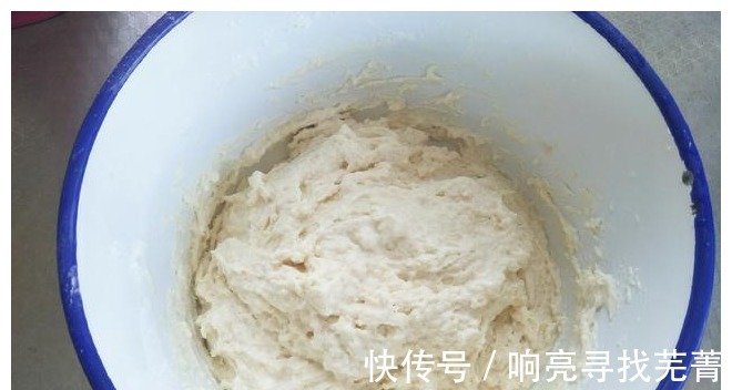 外酥|教你做懒人发面饼，不用揉面，外酥里嫩，真香！