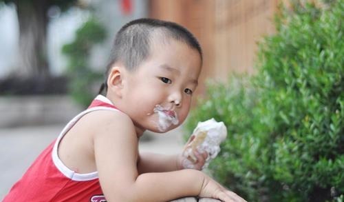 大宝|这5类食物容易伤脾胃,家长却经常给孩子吃,零食只是其中一类