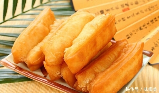 炸油条需要加酵母吗?记住这个方法,再也不用去街边买了