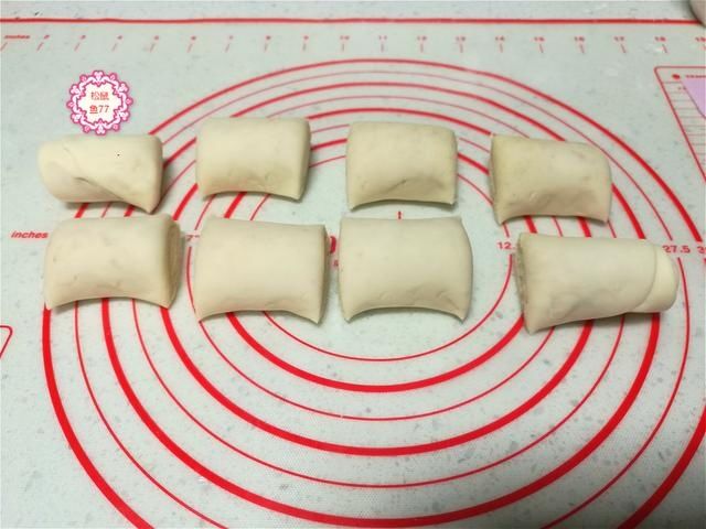 油皮|薄薄的皮儿脆脆的壳儿,一捏就碎一碰就掉渣,这个烧饼真香