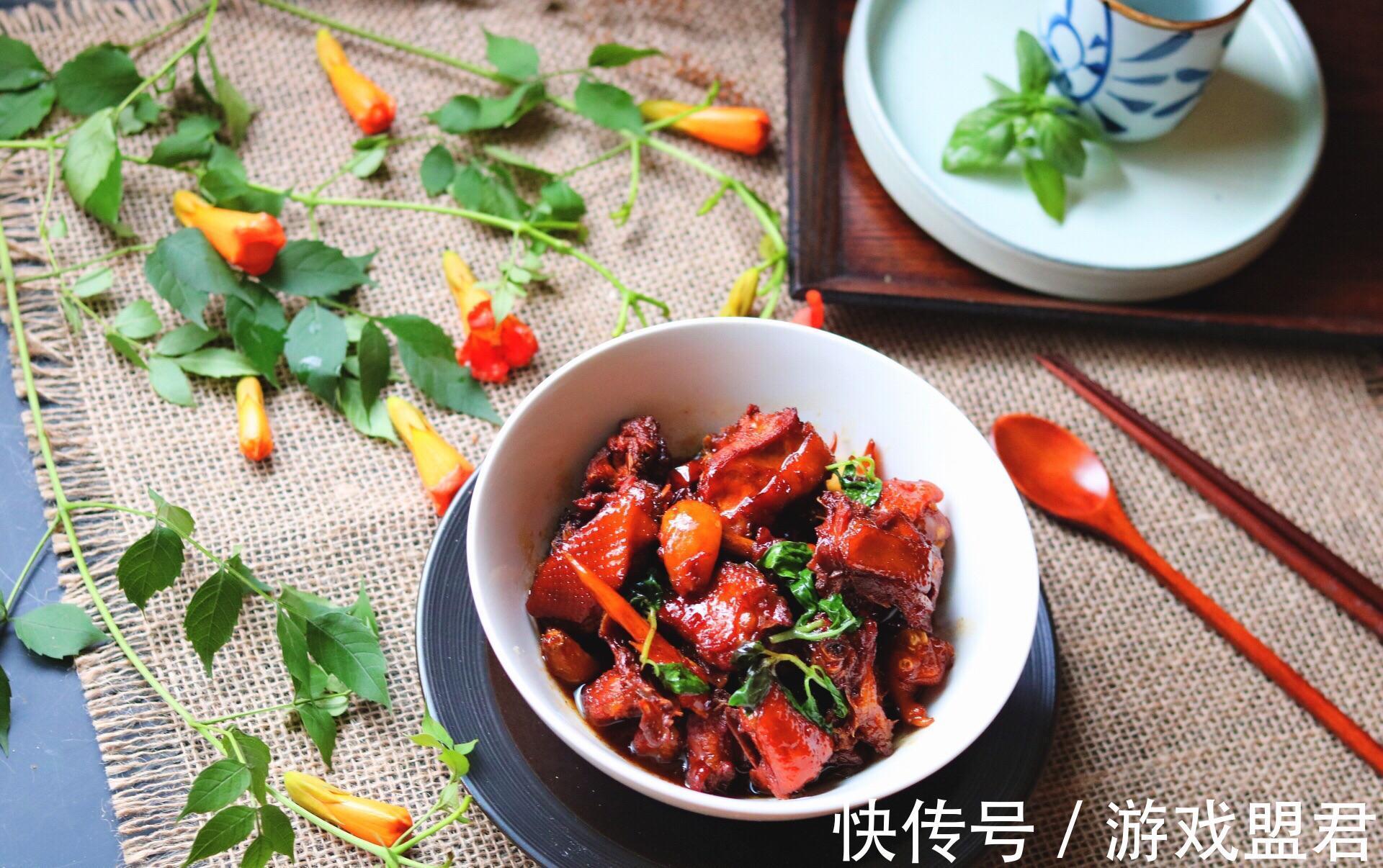 适合天冷吃的一道家常菜,配料方法简单,开锅浓香四溢