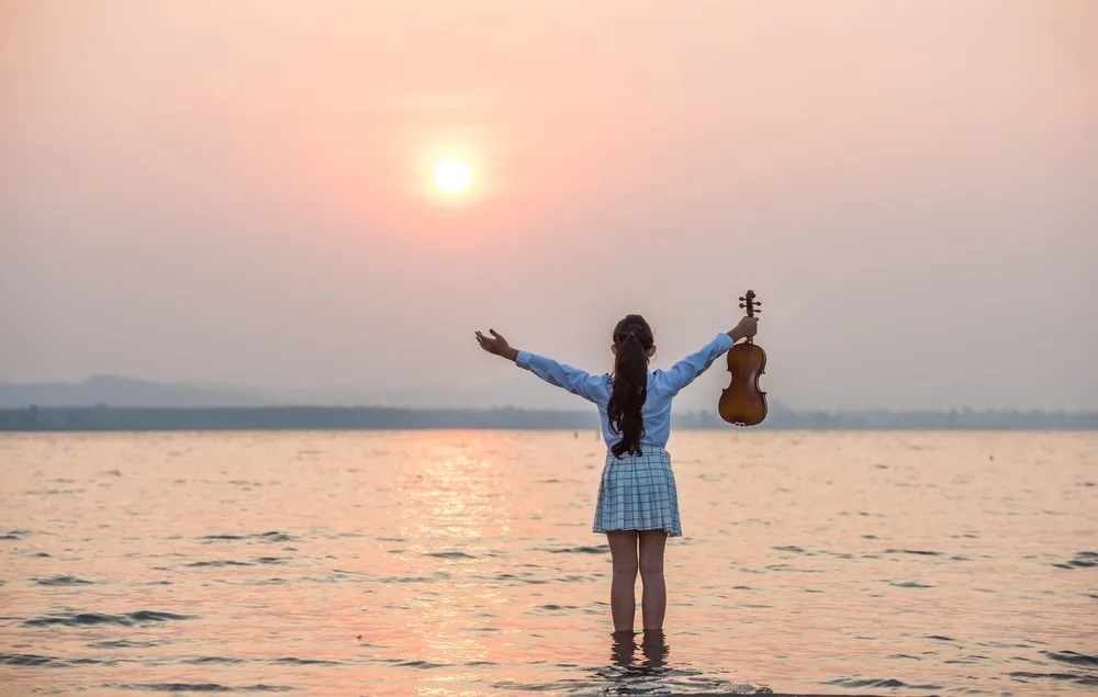 孩子|如何养出一个内心富足的孩子？父母一定要把这8句话挂在嘴边