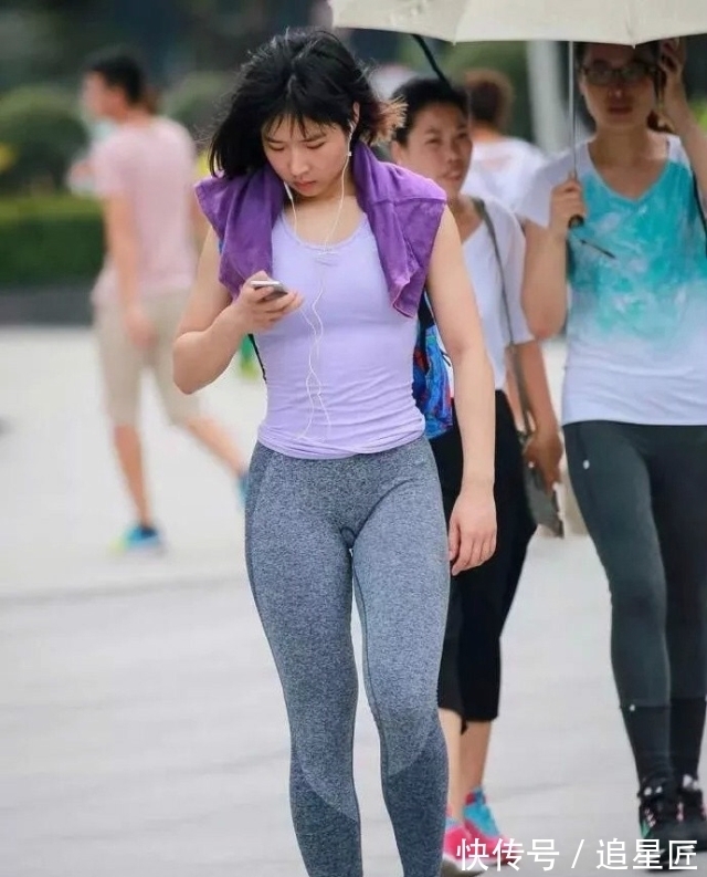 紧身衣 个性的打底裤穿出曲线美,简约经典的裤子非常舒服